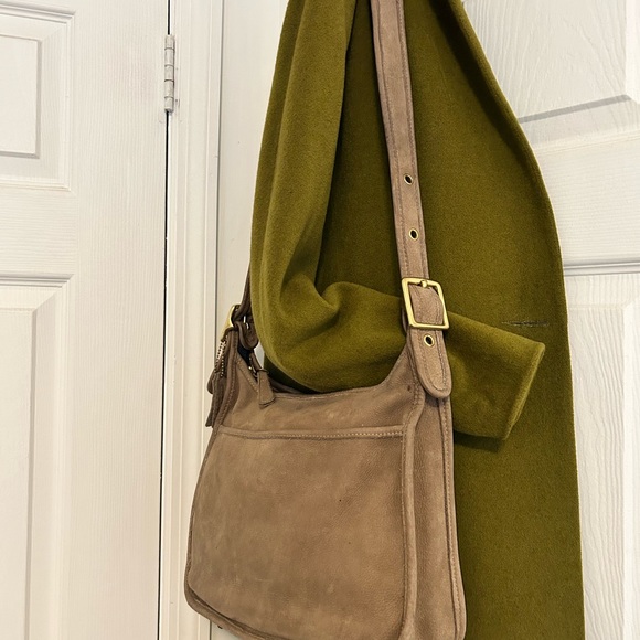 1997 coach tan legacy nubuc zip - Picture 2 of 5